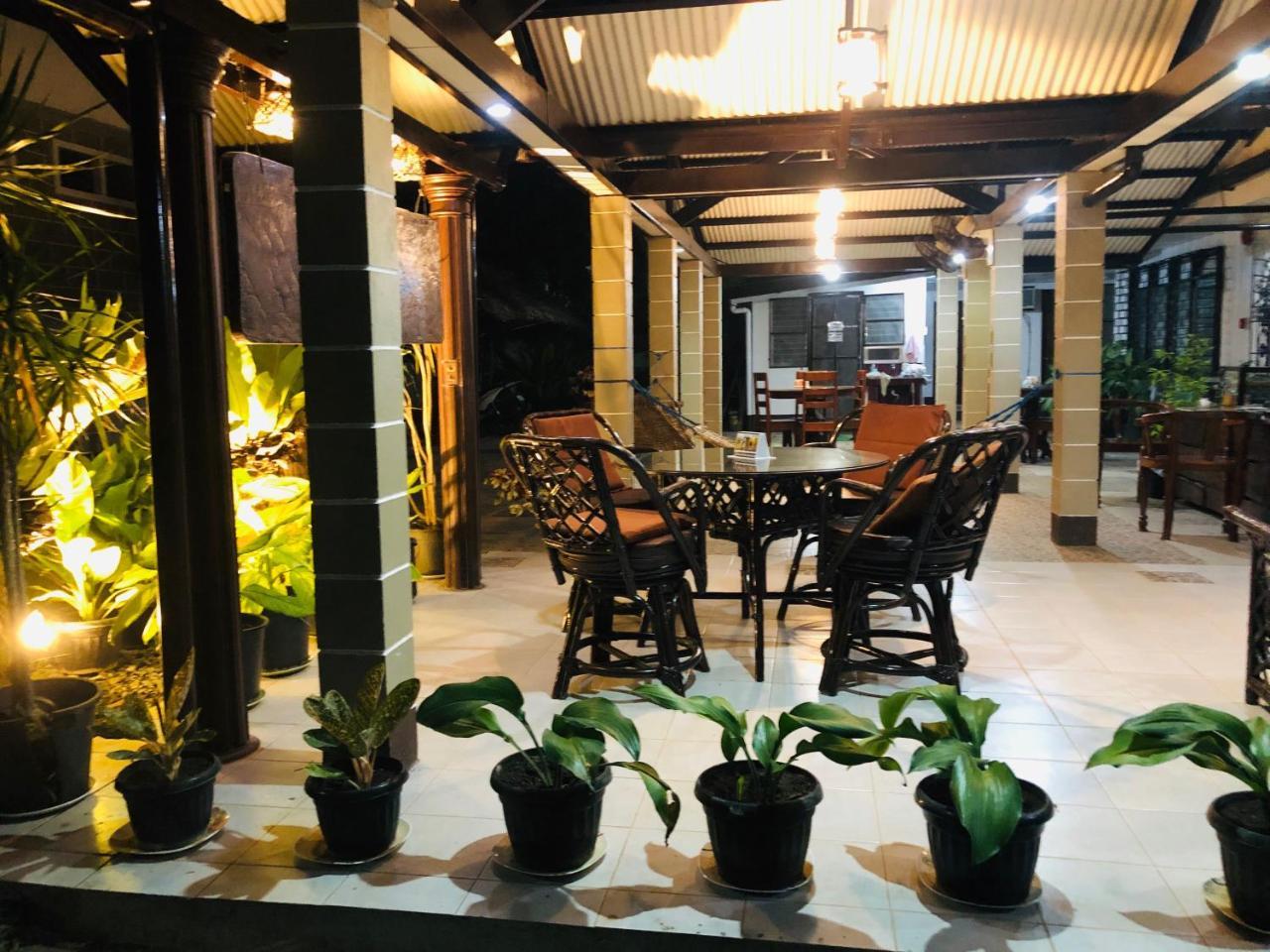 Matutina Pensionne Puerto Princesa Luaran gambar