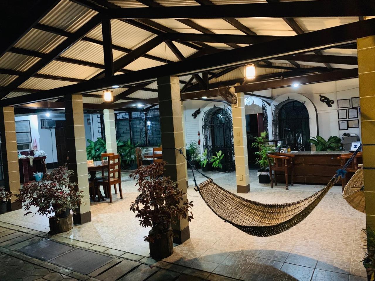 Matutina Pensionne Puerto Princesa Luaran gambar